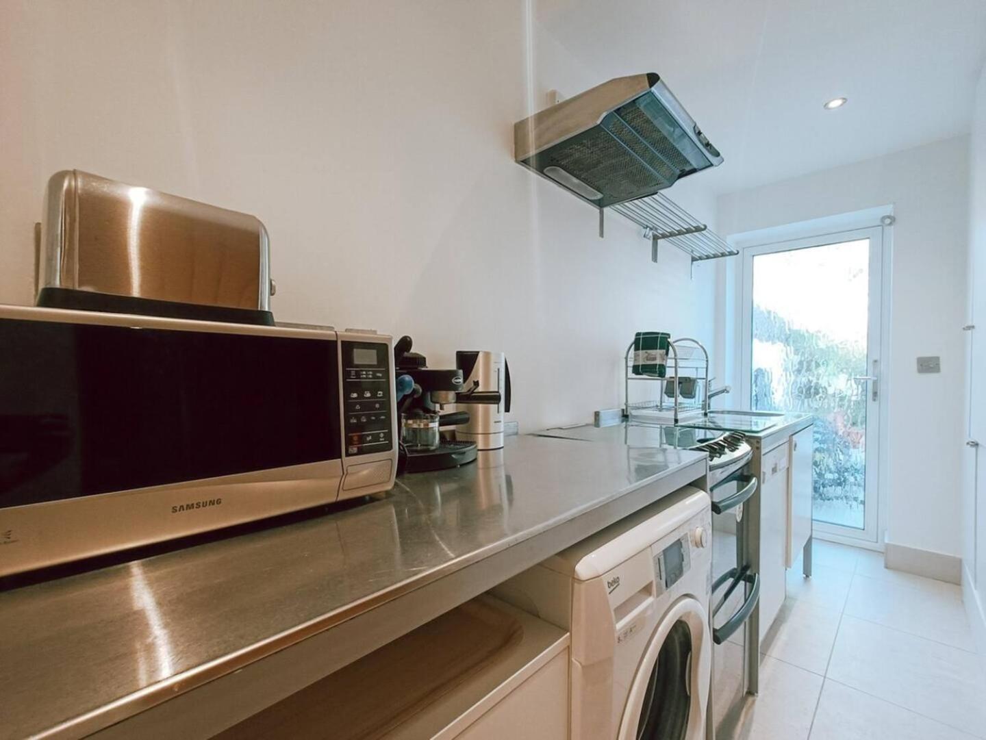 Strawberry Hill The Sandy Studio Flat In Petersham מראה חיצוני תמונה