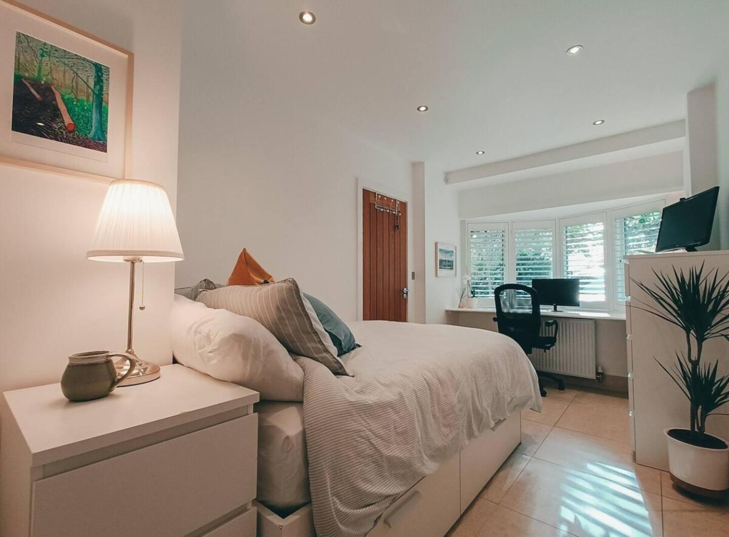 Strawberry Hill The Sandy Studio Flat In Petersham מראה חיצוני תמונה